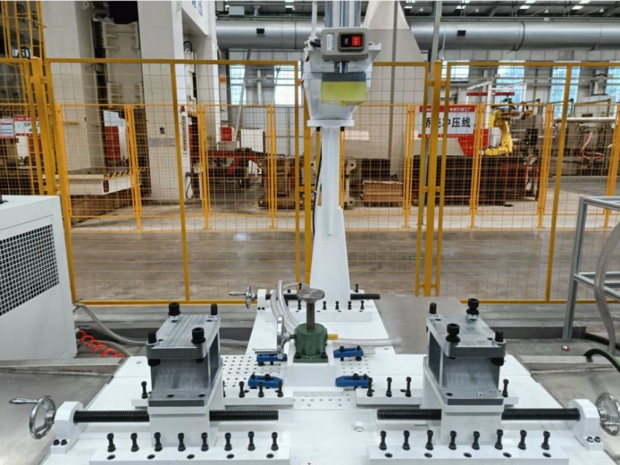 亚洲丰满熟女一区二区蜜桃