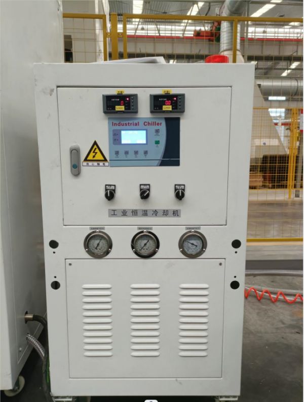 亚洲丰满熟女一区二区蜜桃