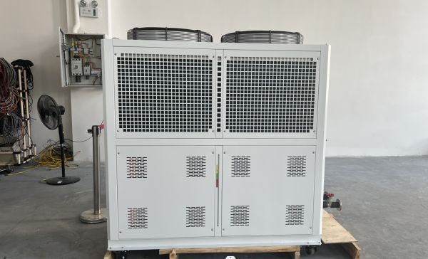 亚洲丰满熟女一区二区蜜桃