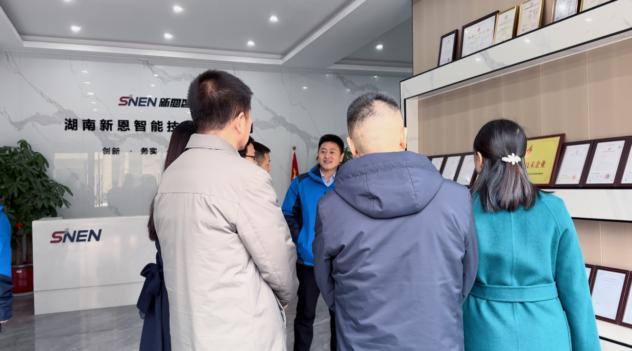 亚洲丰满熟女一区二区蜜桃