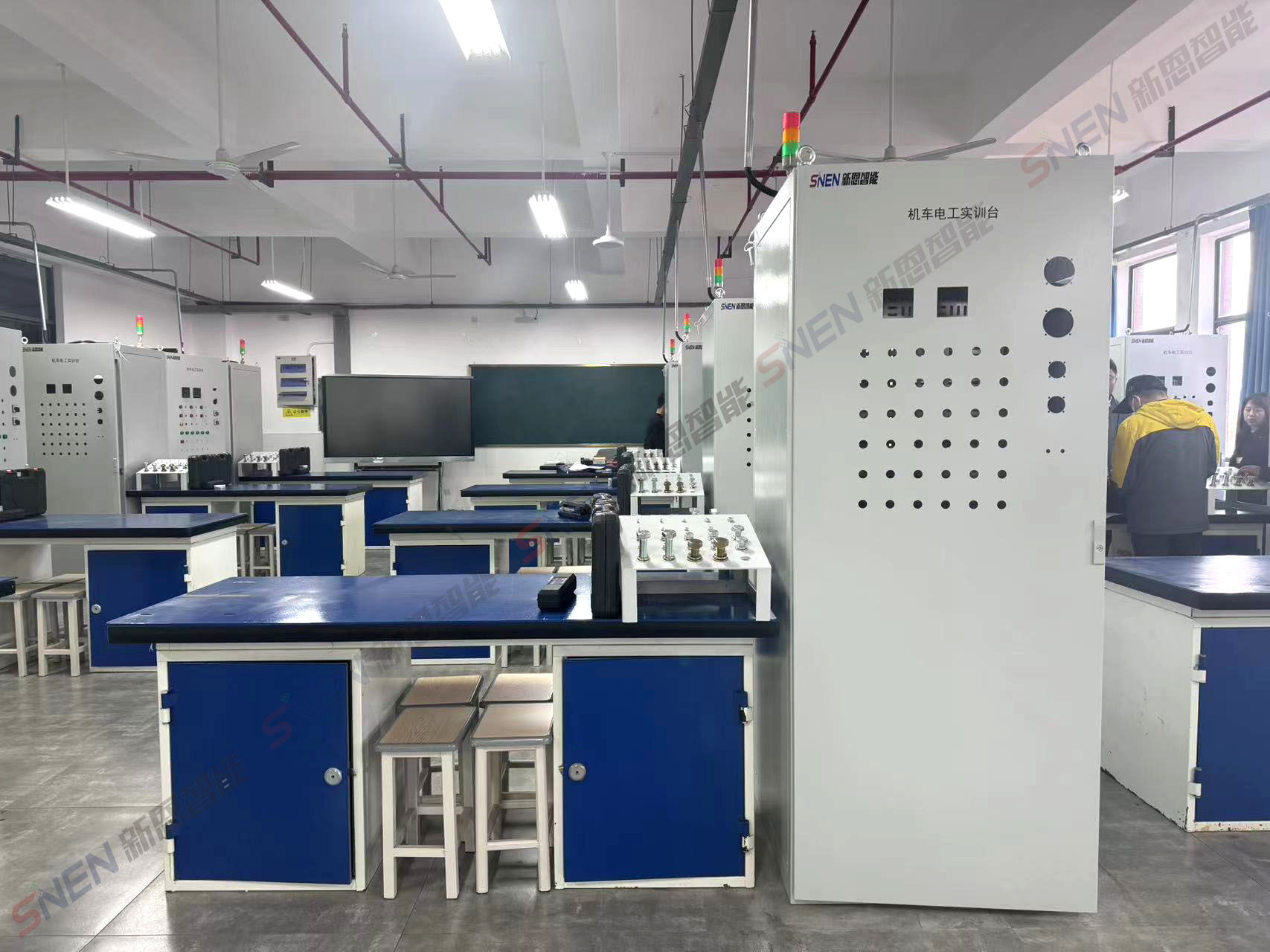 亚洲丰满熟女一区二区蜜桃