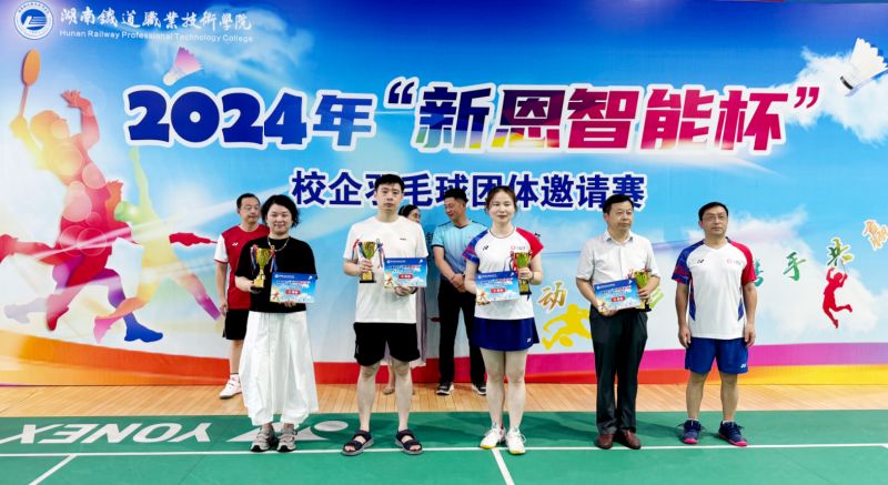 亚洲丰满熟女一区二区蜜桃