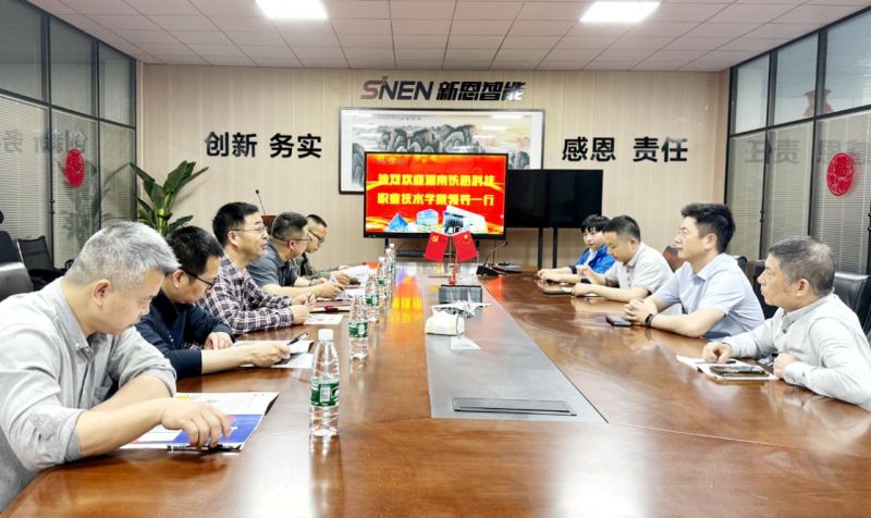 亚洲丰满熟女一区二区蜜桃