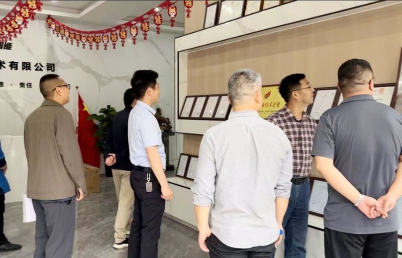 亚洲丰满熟女一区二区蜜桃