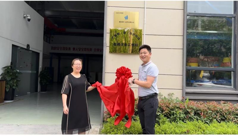 亚洲丰满熟女一区二区蜜桃