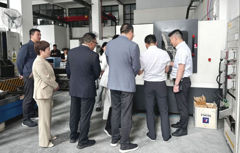 亚洲丰满熟女一区二区蜜桃