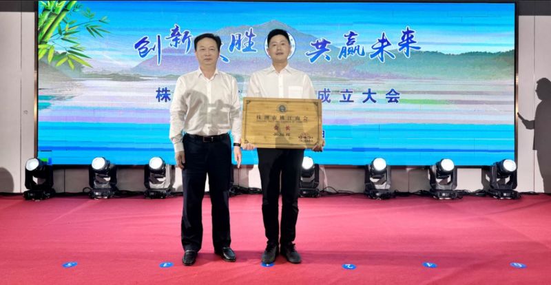 亚洲丰满熟女一区二区蜜桃