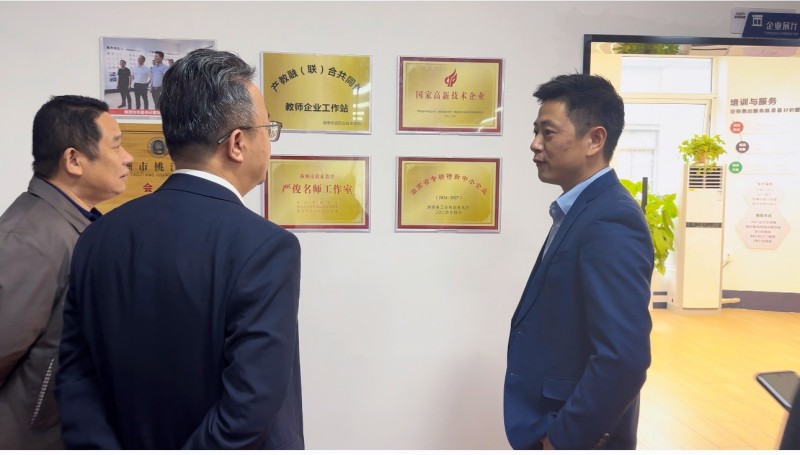 亚洲丰满熟女一区二区蜜桃