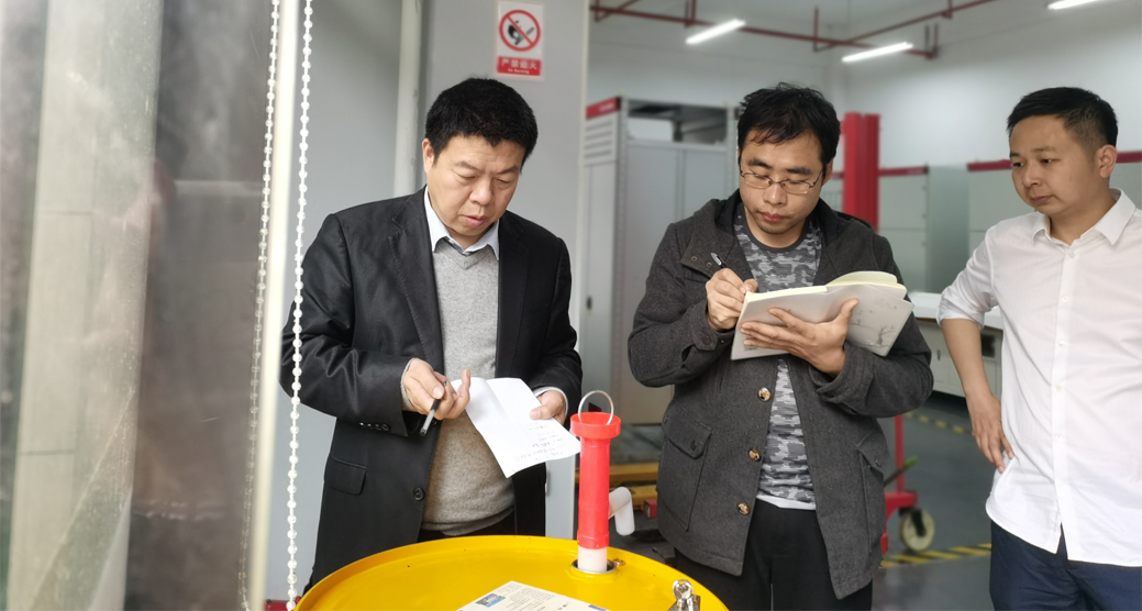 亚洲丰满熟女一区二区蜜桃