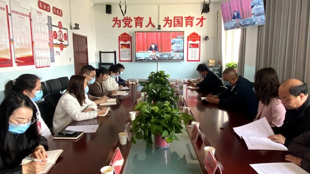 亚洲丰满熟女一区二区蜜桃