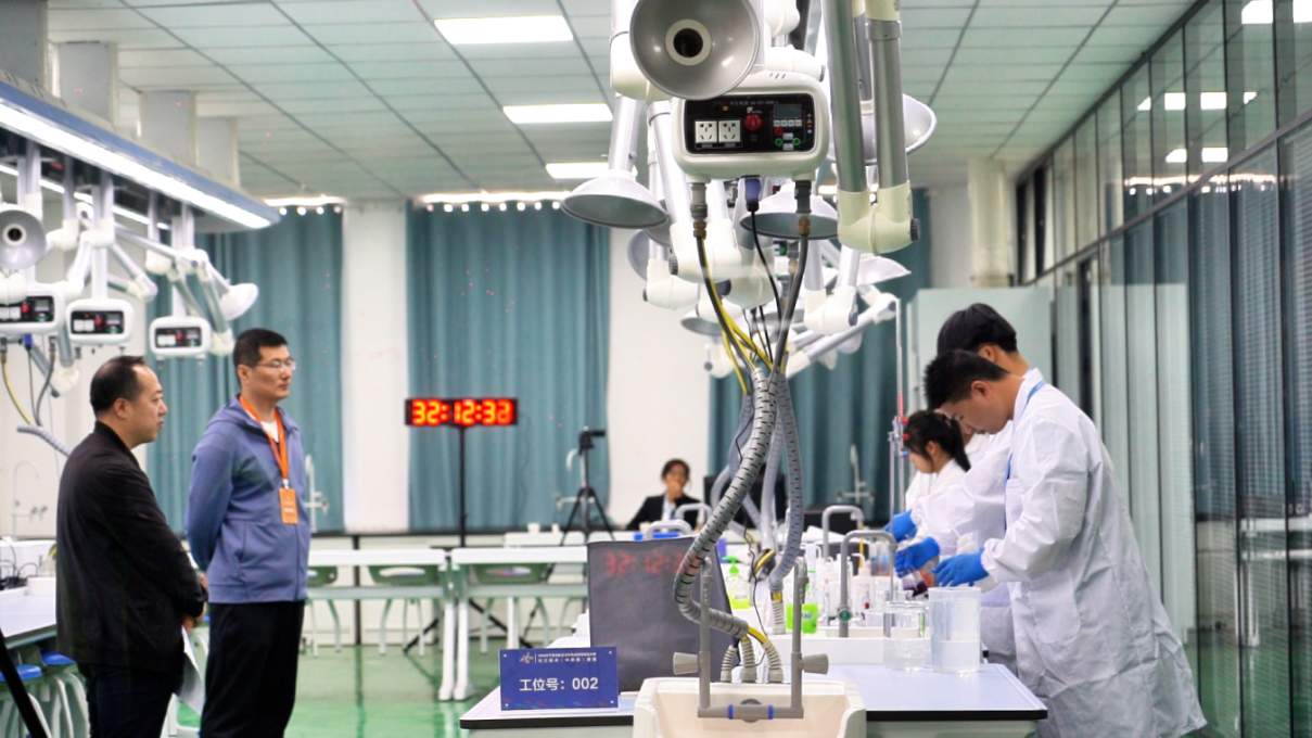 亚洲丰满熟女一区二区蜜桃